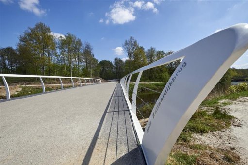 Pedestrian bridge Assen Kanaaldijkbrug TruSteel Infra