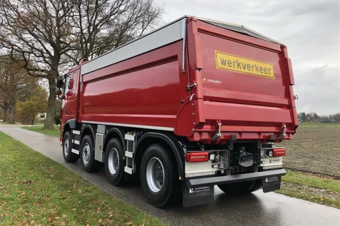 Rearward and semitrailer tippers