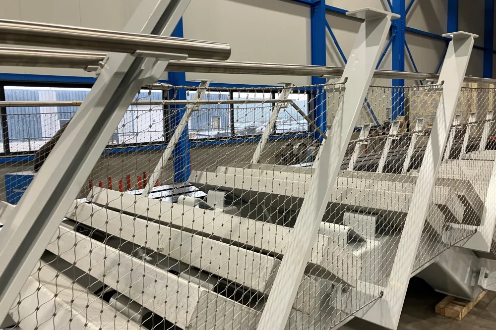 Pedestrian bridge Royal FloraHolland Kampstaal