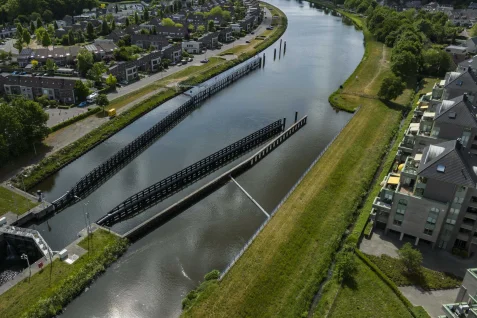 Fendering guideways Wilhelmina sluice Nauta Heeg