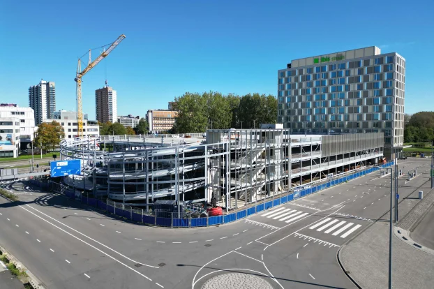 Steel_structures_construction_Parking_garage_Rotterdam_Ahoy_Kampstaal