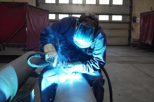 Welder production employee Nauta Heeg