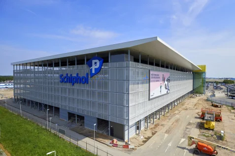 Parking_garage_steel_construction_schiphol_airport_Kampstaal