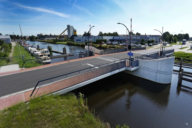 TruSteel Infra bridge Leeuweriken 