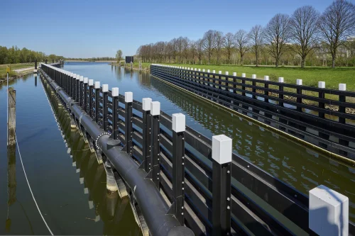 Fendering and guideways, <br> Mark sluice - Mark canal
