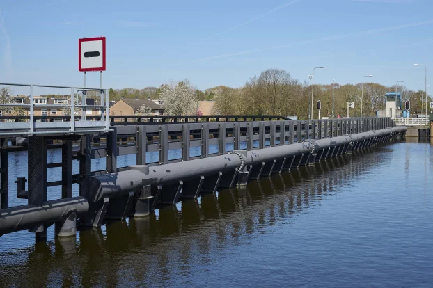 Fendering and guideways Wilhelmina sluice  Dammed Maas GOVA