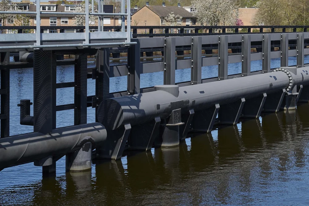 Fendering and guideways Wilhelmina sluice  Dammed Maas GOVA