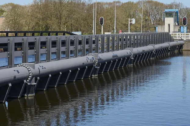 Fendering and guideways Wilhelmina sluice  Dammed Maas GOVA