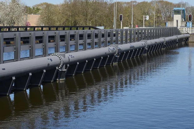 Fendering and guideways Wilhelmina sluice  Dammed Maas GOVA