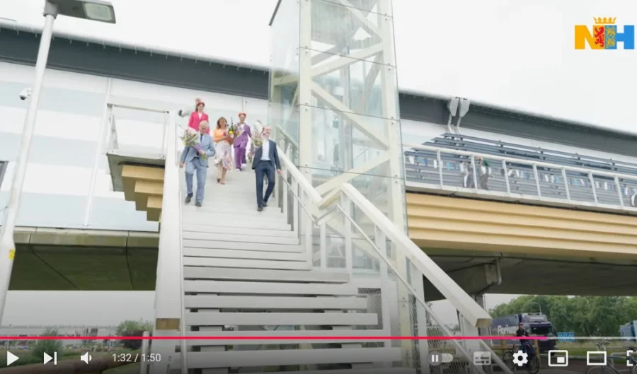 Pedestrian bridge Royal FloraHolland Kampstaal